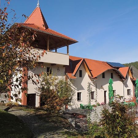 مبيت وإفطار Bicfălău Mokus Panzio المظهر الخارجي الصورة